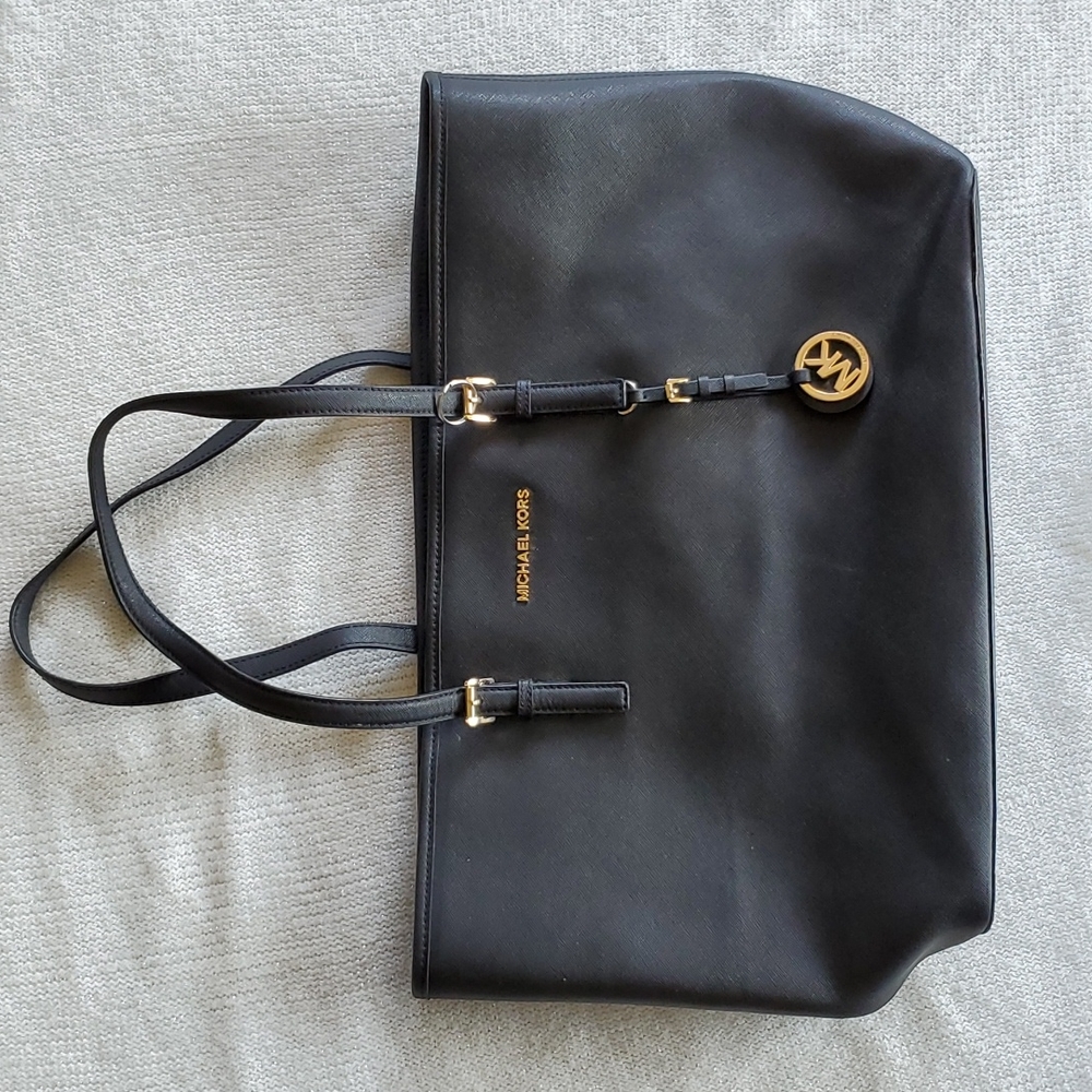 Michael Kors Jet Set Tote